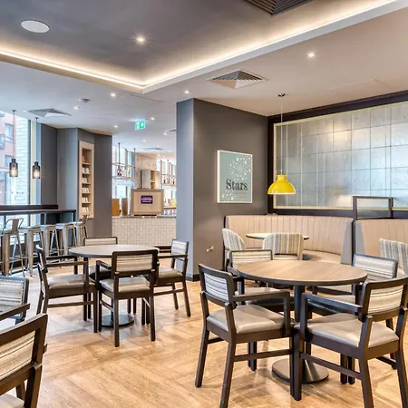 מלון Premier North Docklands