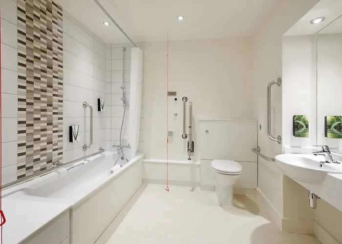 Premier North Docklands Hotel 3*